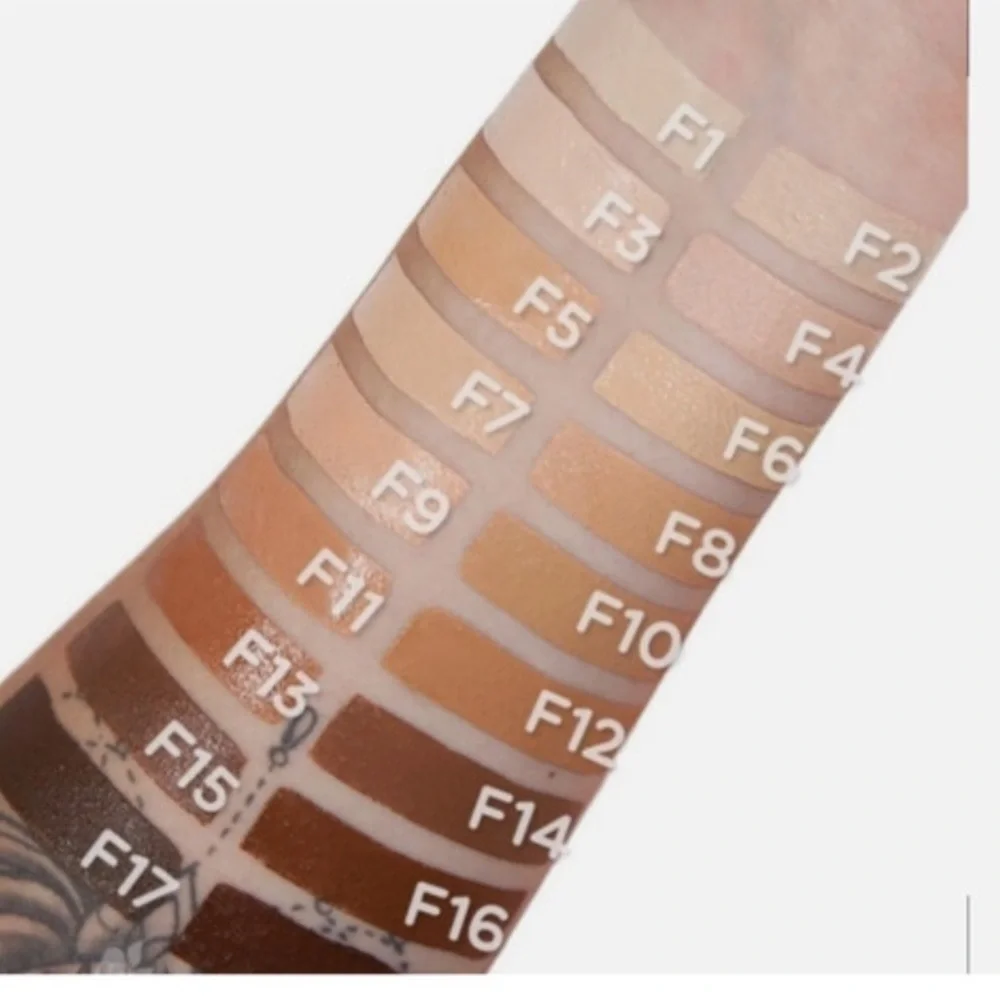 Makeup Revolution Fast Base Stick Foundation NIP